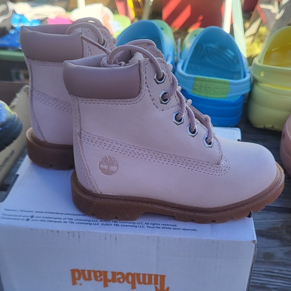 Girls Timberland size 7 little kids and size 3.5 Y